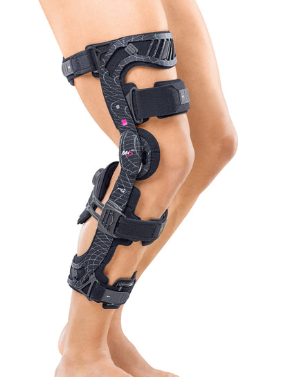 medi M.4s PCL Dynamic Knee Brace Alternate View